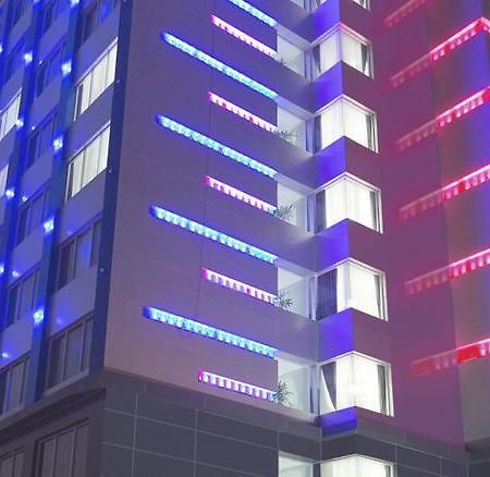 G Suites Hotel By Amithya Surabaya Kültér fotó