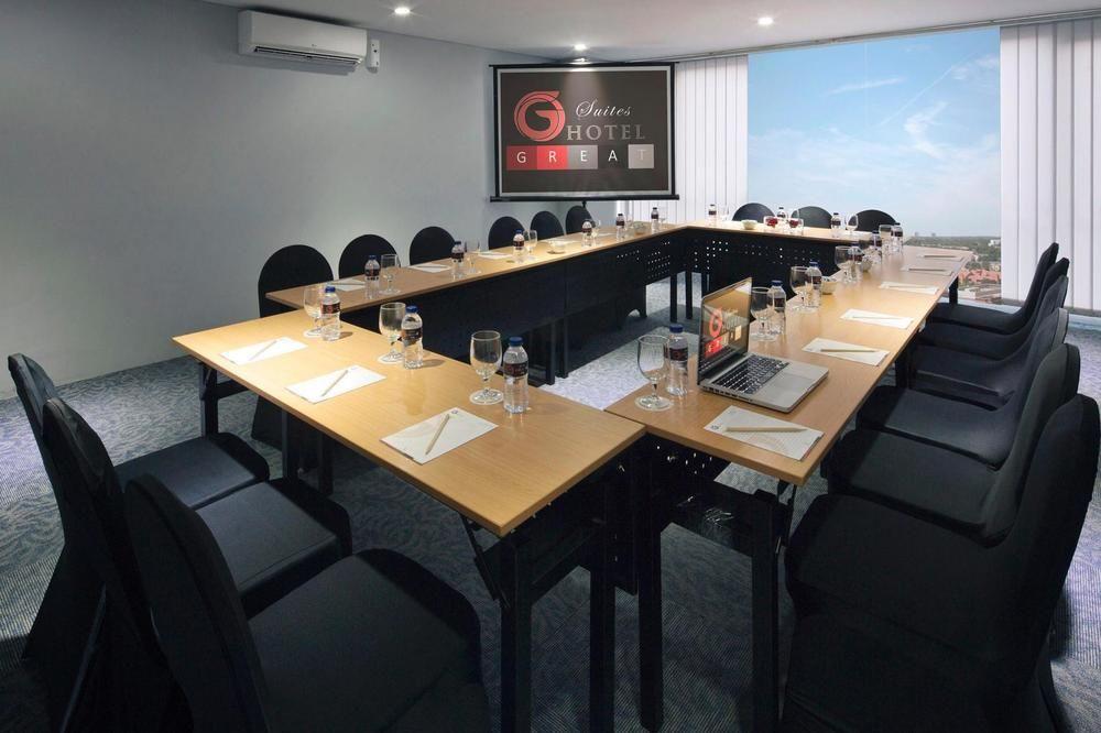 G Suites Hotel By Amithya Surabaya Kültér fotó
