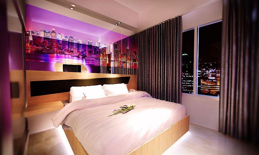 G Suites Hotel By Amithya Surabaya Kültér fotó