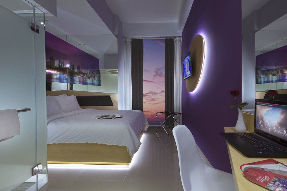 G Suites Hotel By Amithya Surabaya Kültér fotó