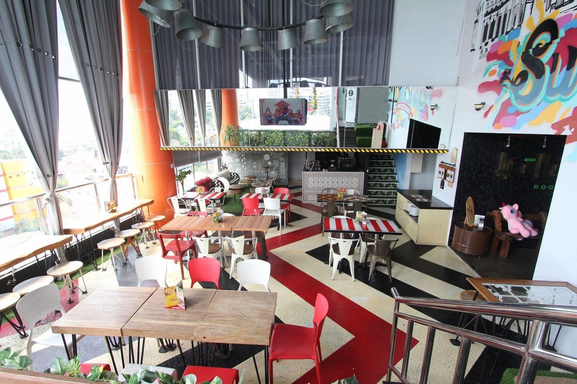 G Suites Hotel By Amithya Surabaya Kültér fotó