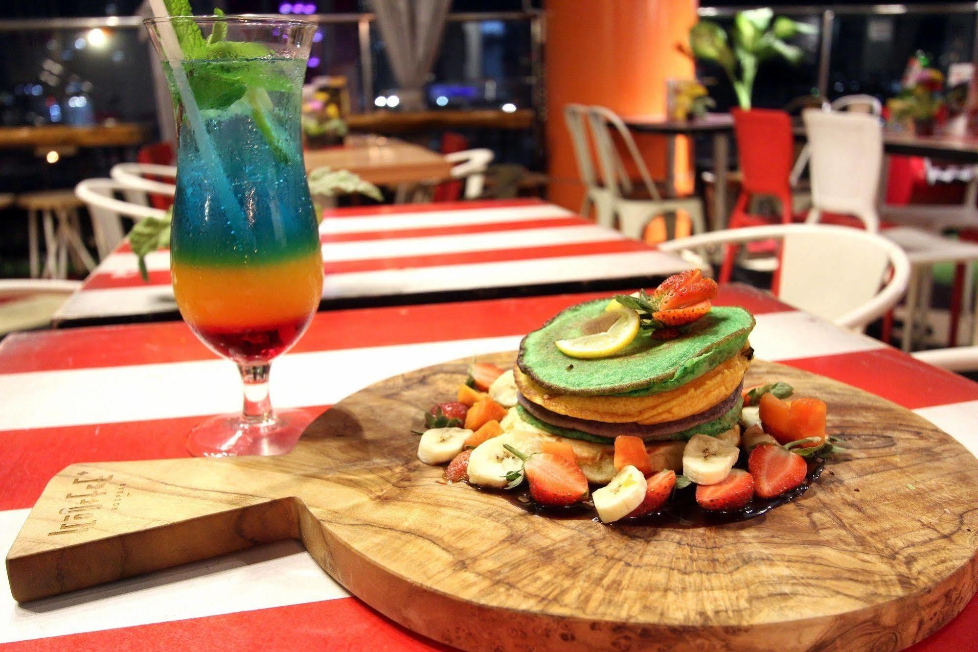 G Suites Hotel By Amithya Surabaya Kültér fotó