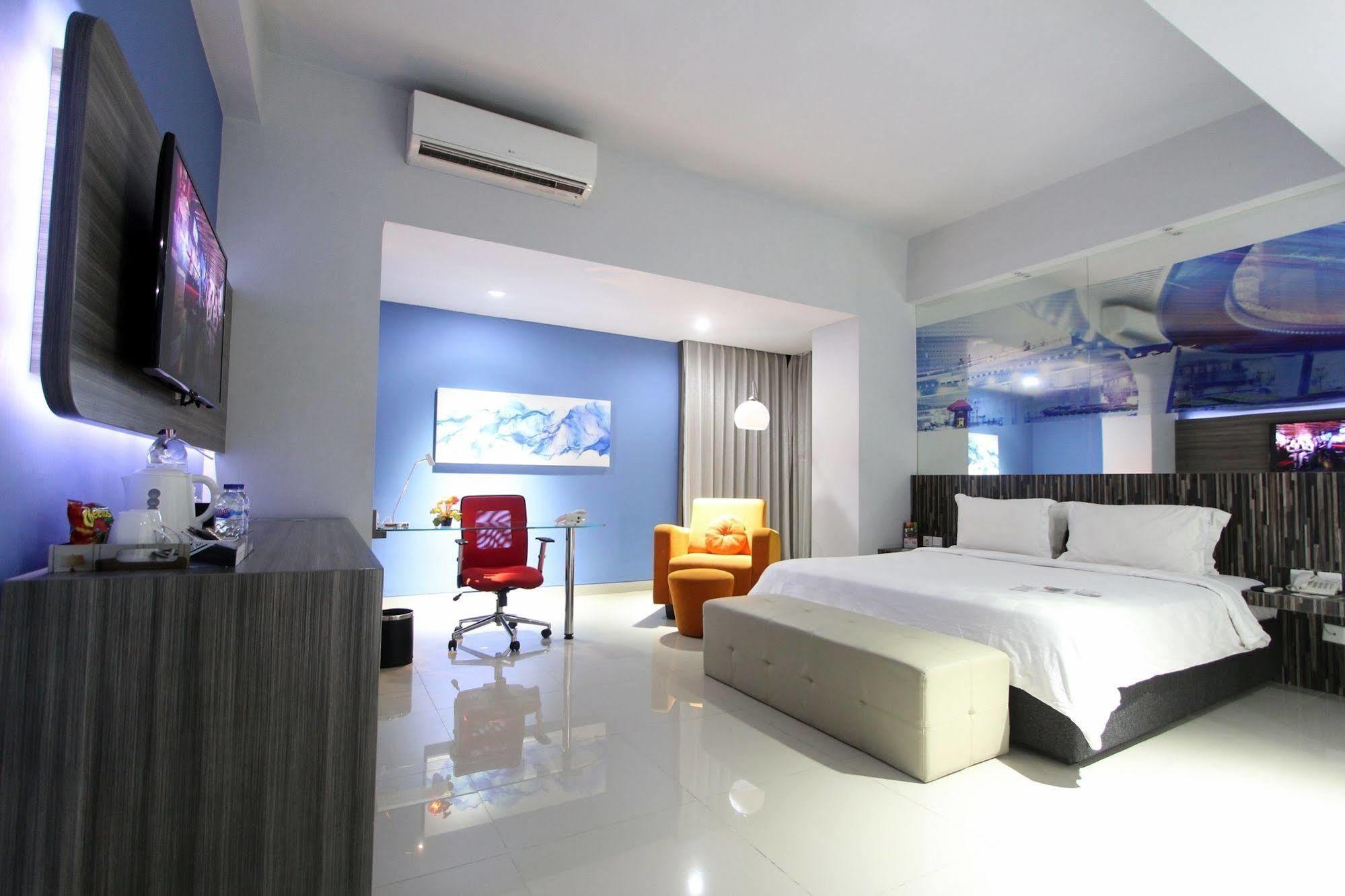 G Suites Hotel By Amithya Surabaya Kültér fotó
