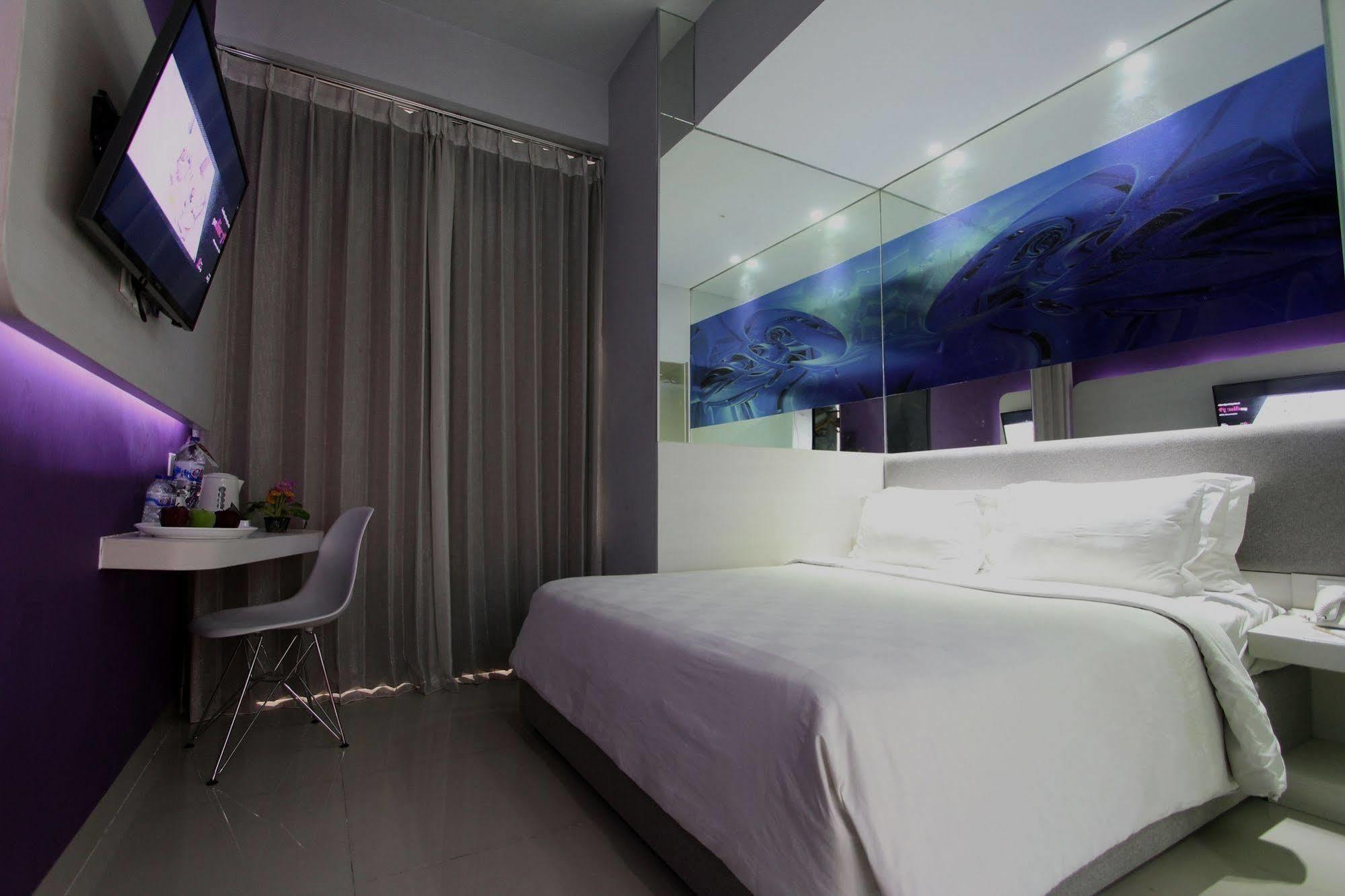 G Suites Hotel By Amithya Surabaya Kültér fotó
