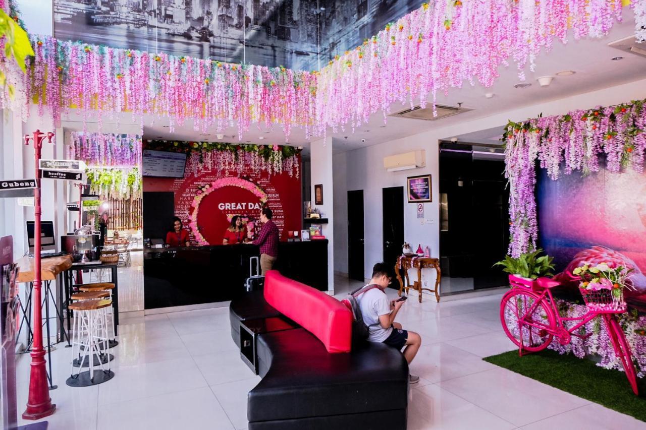 G Suites Hotel By Amithya Surabaya Kültér fotó